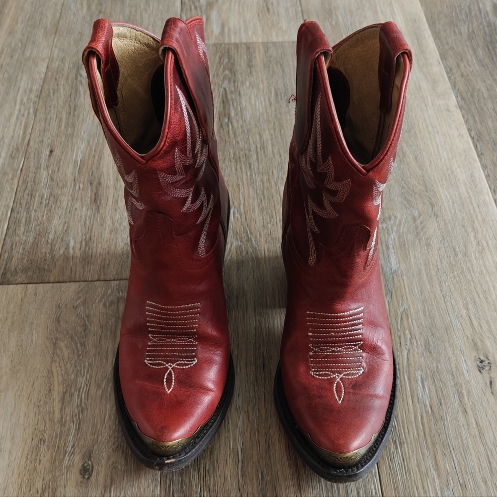 Idyllwind Wheels Western Bootie in Red Size 6.5